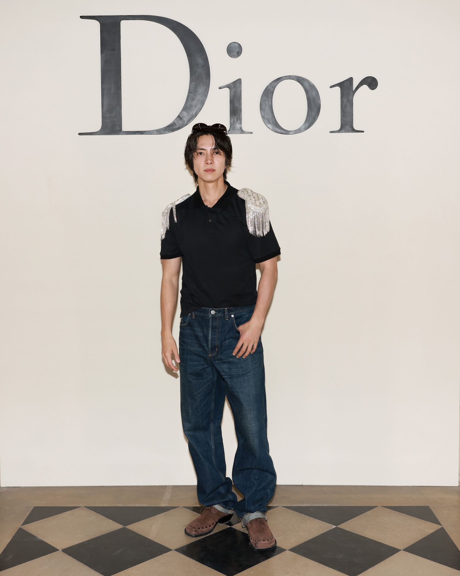 山下智久がDior(ディオール)2027年サマー コレクションに来場！真っ黒