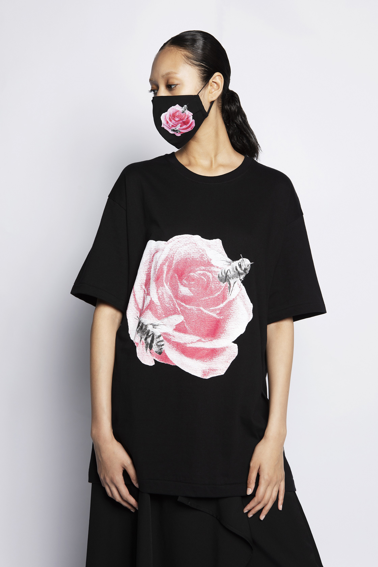 ヨウジヤマモト プリュス ノアール 内田すずめ第2弾 薔薇と蜂 時を写す瞳 のtシャツ マスクセット Emo Miu エモミュー