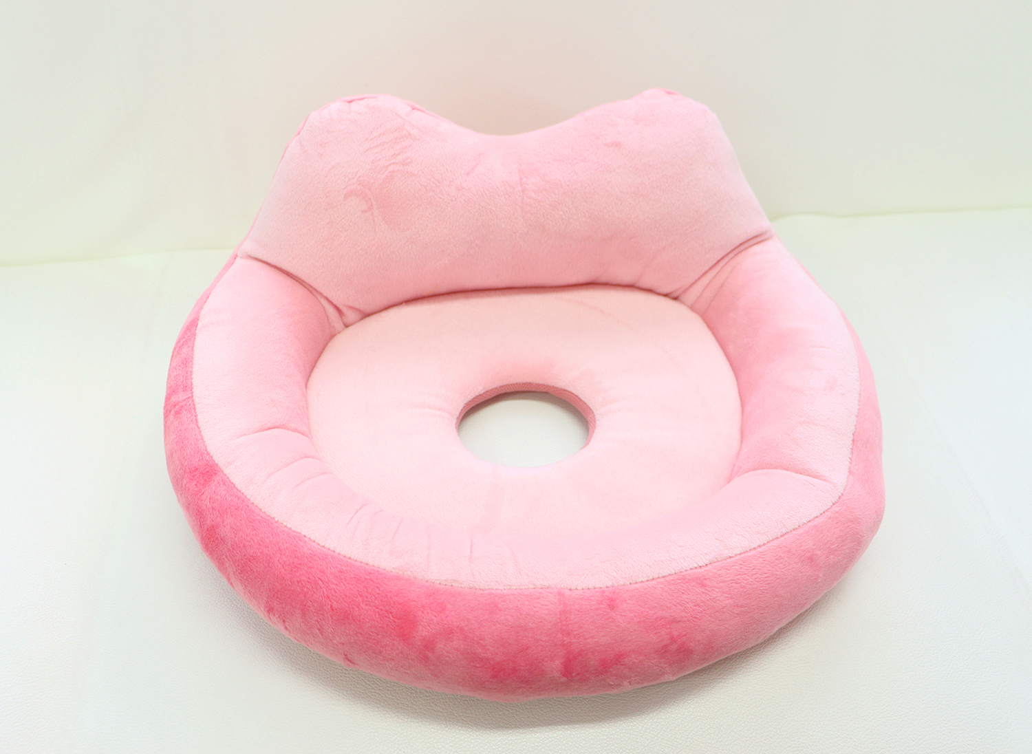 長時間座っていても疲れないコジットの 骨盤サポートクッション で骨盤の歪み 猫背が解消 Emo Miu エモミュー