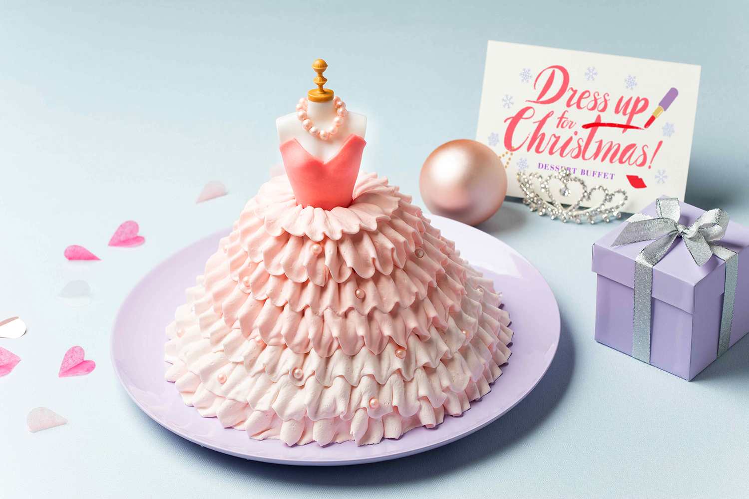 ヒルトン東京ベイ 新デザートビュッフェ Dress Up For Christmas 開催 フリルが愛らしいドレスケーキや真っ赤なマニキュアケーキなど Emo Miu エモミュー