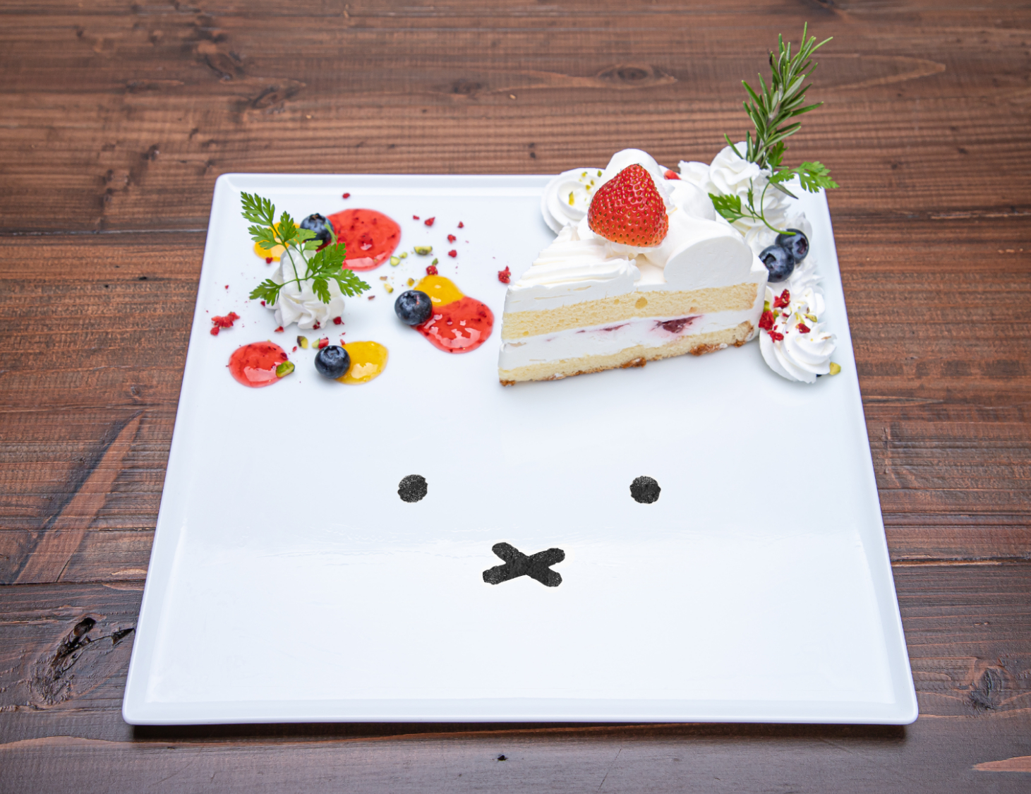 ミッフィーカフェが好評につき大阪でも開催 かぼちゃのドリアやショートケーキなどの新メニューも Emo Miu エモミュー