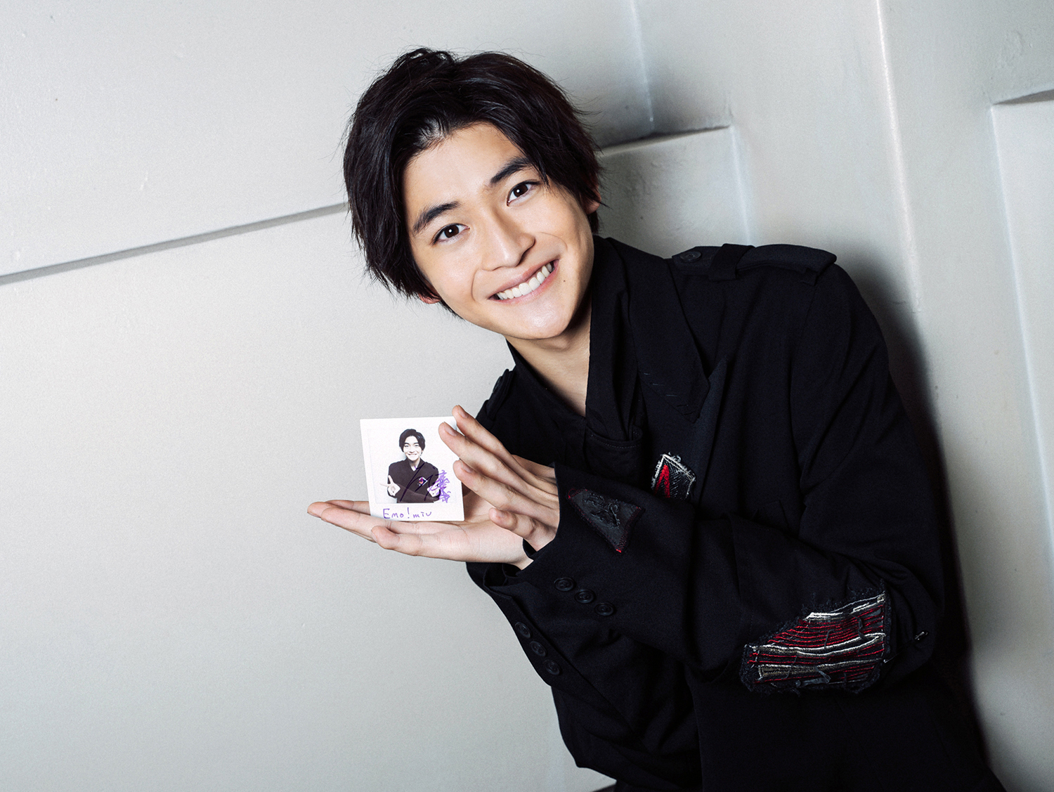 高橋文哉サイン入りチェキ 1名様 劇場版 仮面ライダーゼロワン Real Time Emo Miu エモミュー