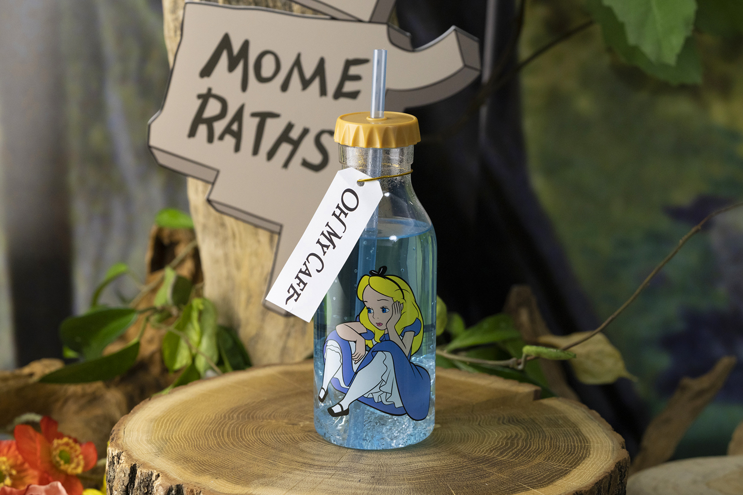 ディズニー ふしぎの国のアリス Oh My Cafeオープン アリスのドリンクやふたごの不思議なサンドウィッチなど Emo Miu エモミュー