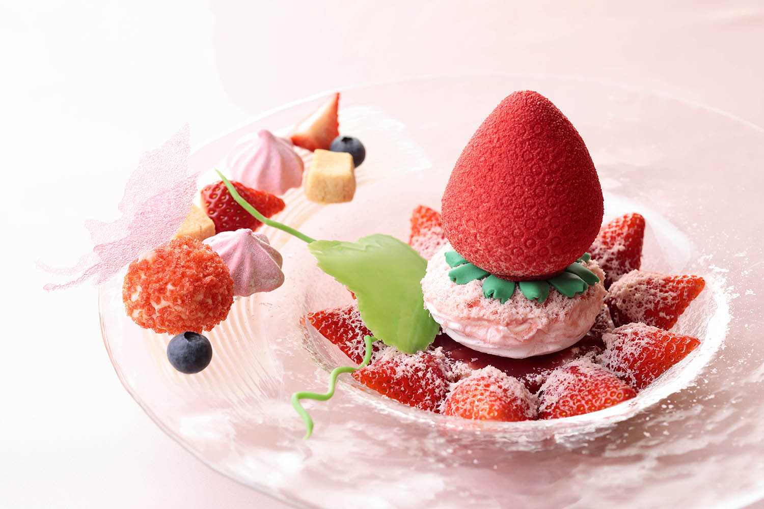 10個分の苺を贅沢に使ったデザートも リーガロイヤルホテル京都で苺好きのための Strawberry Sweets Fair 21 開催 Emo Miu エモミュー