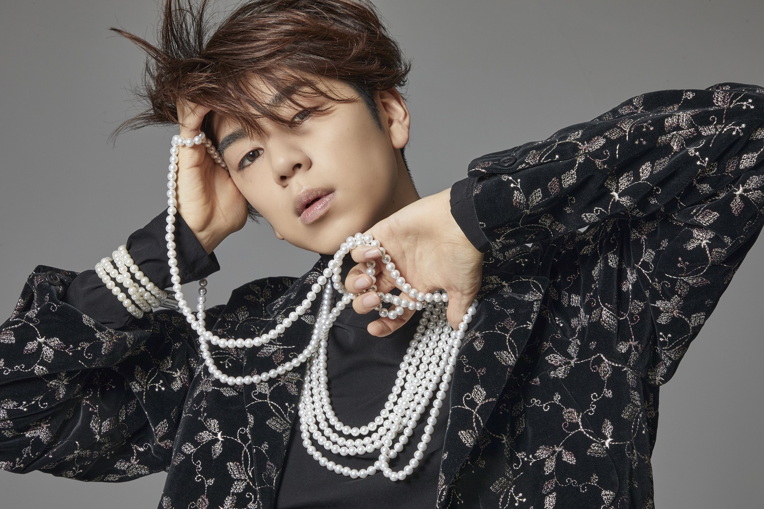 江口拓也が表紙に初登場 Tvガイドvoice Stars Vol 17 Kis My Ft2 宮田俊哉は内田雄馬と仲良し対談 Emo Miu エモミュー