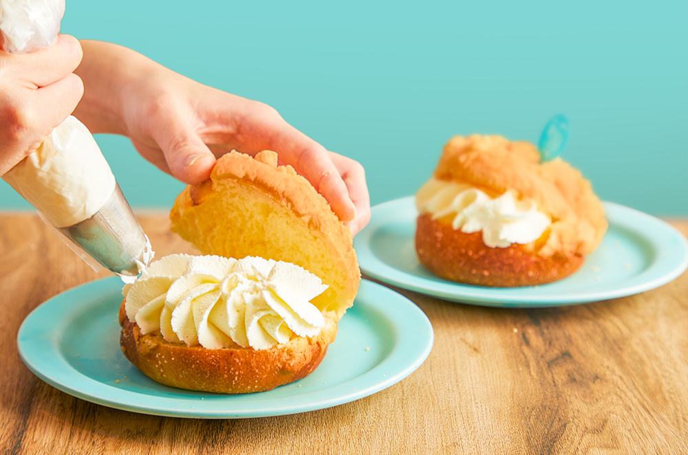 ミルクベーカリー立川店限定 厳選した生クリームたっぷりのメロンパンがさらに美味しくなって登場 Emo Miu エモミュー ミルクベーカリー立川店限定 厳選した生クリームたっぷりのメロンパンがさらに美味しくなって登場 Emo Miu エモミュー