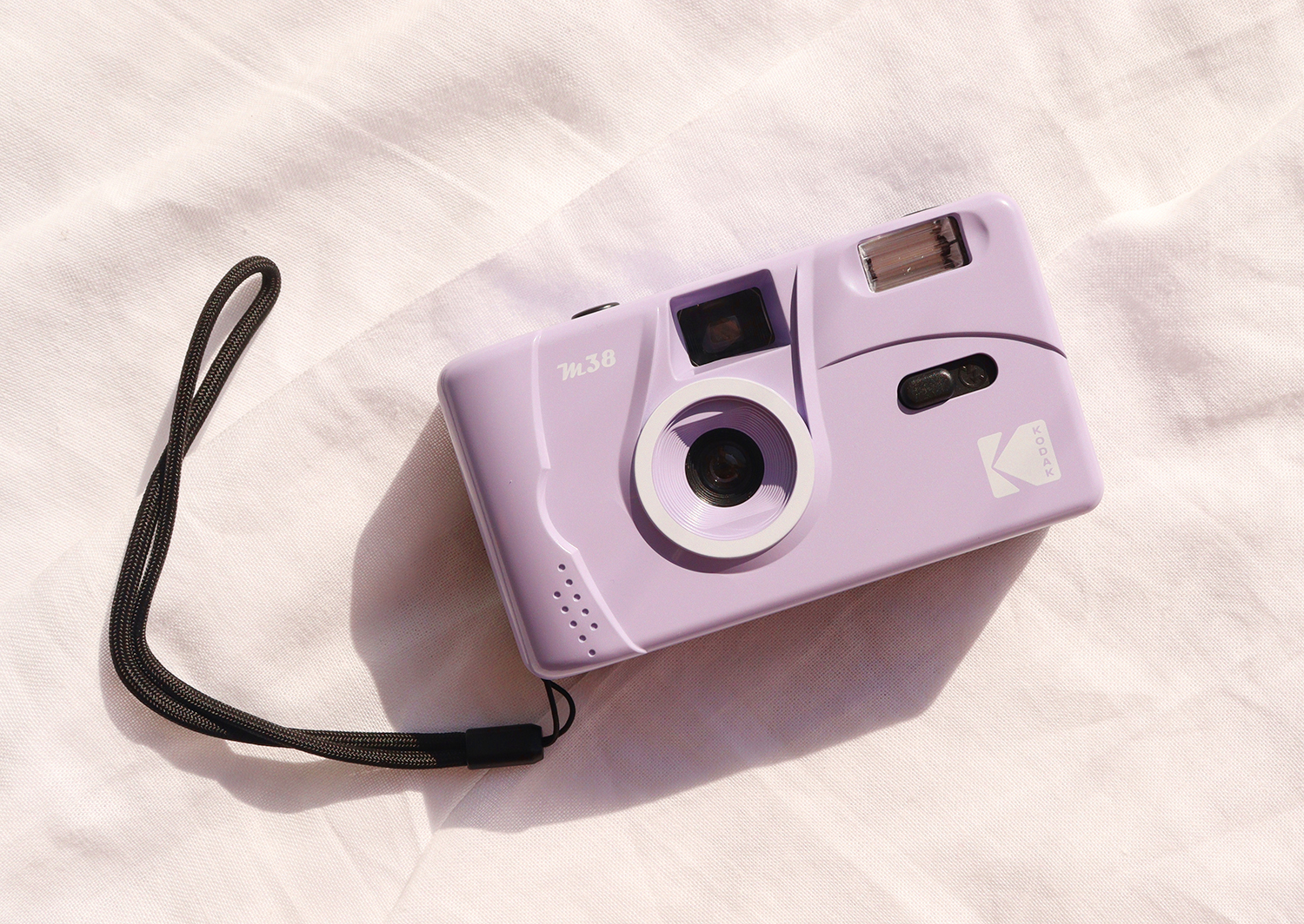 レトロな写りが手軽に楽しめるフィルム手動巻きのカメラ M38 フィルムカメラ から新色のラベンダー登場 Emo Miu エモミュー レトロな写りが手軽に楽しめるフィルム手動巻きのカメラ M38 フィルムカメラ から新色のラベンダー登場 Emo Miu エモミュー