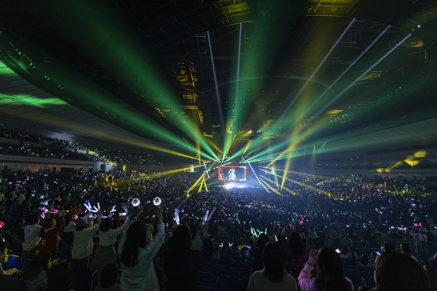 超特急が初出演にしてトリを務めた Buzz Rhythm Live 21 で新曲を初パフォーマンス Emo Miu エモミュー