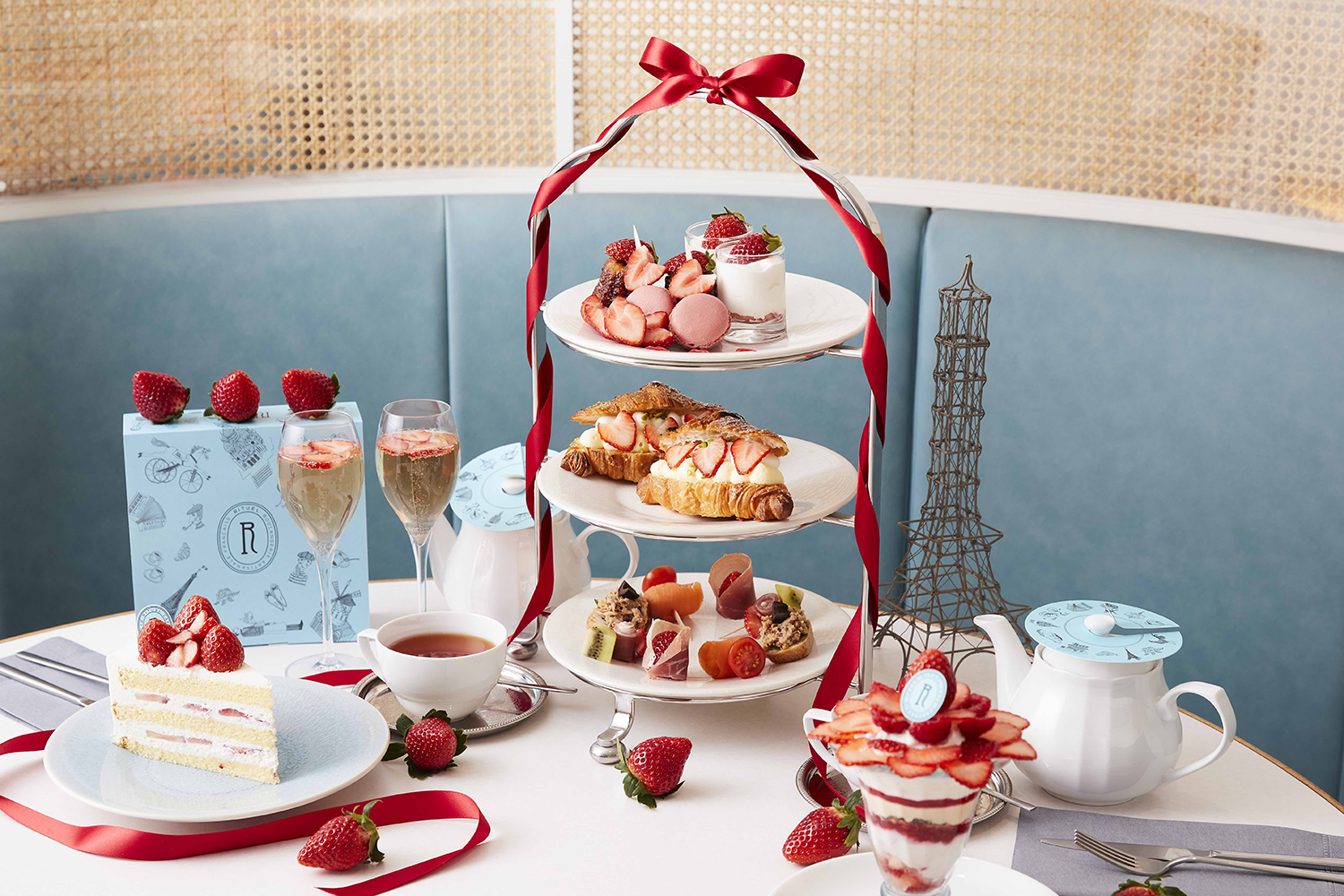 Rituel Cafe リチュエル カフェ 旬の苺づくしなアフタヌーンティー 苺スイーツにセイボリーなど贅沢な逸品揃い Emo Miu エモミュー