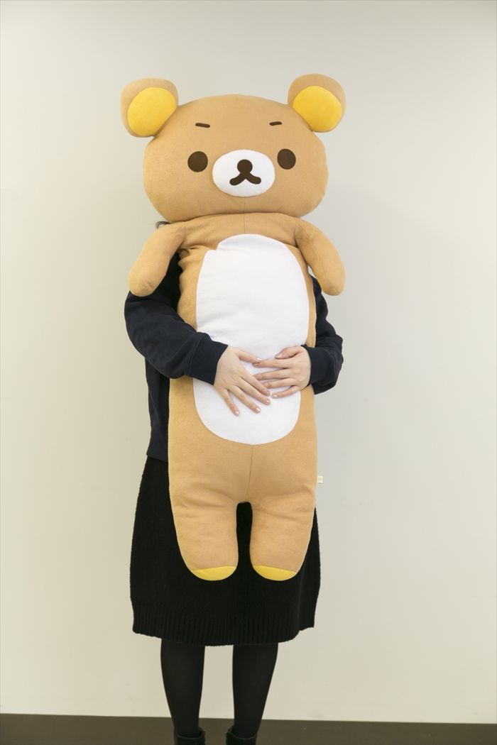 全長1,200mm!? リラックマの特大抱きぐるみが出現「リラックマ POP-UP  