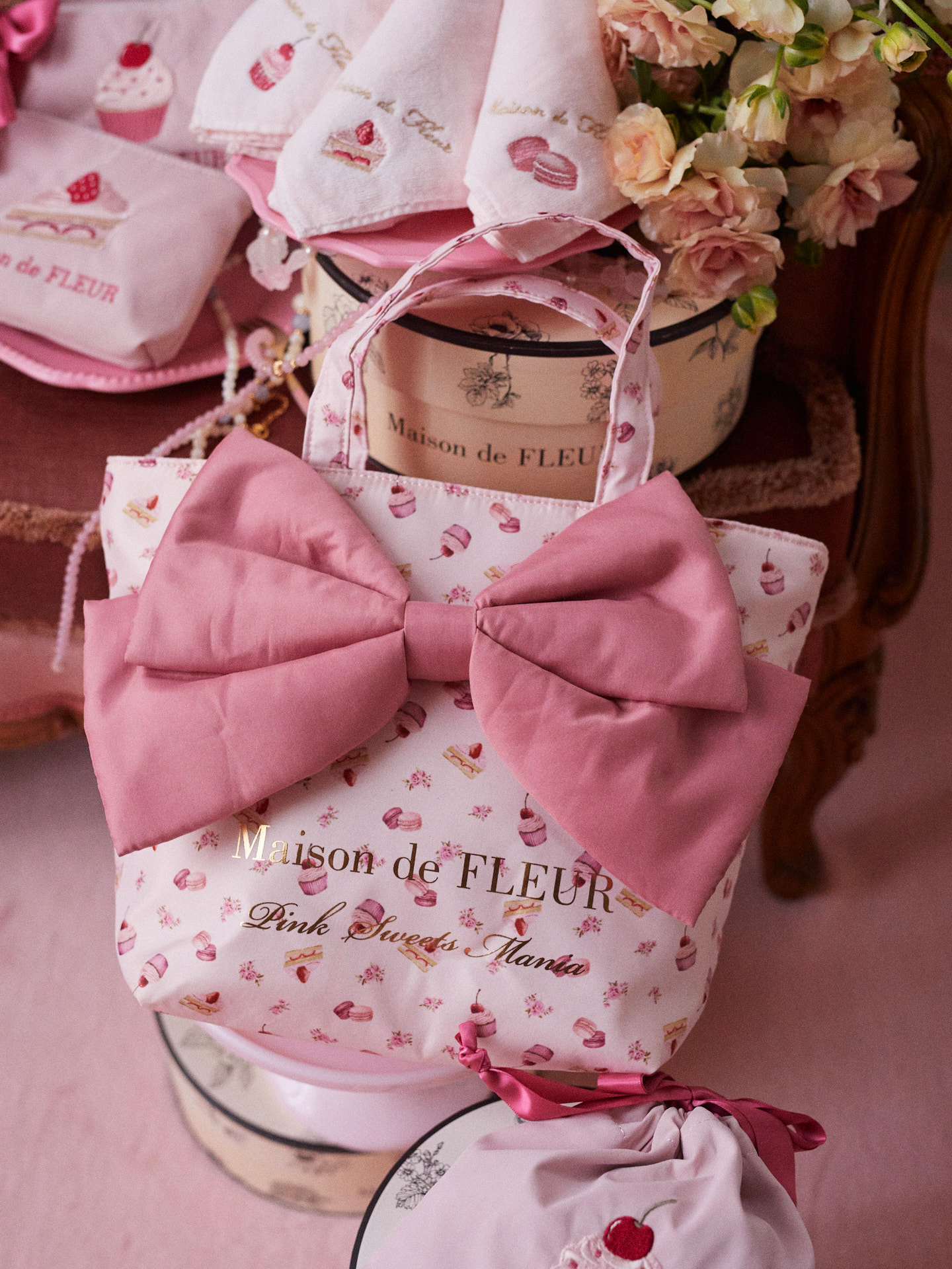 Maison de FLEUR(メゾン ド フルール)、毎年好評のバレンタイン限定シリーズ「Pink Sweets Mania」が今年も登場！ ショートケーキがポーチに変身 | Emo!miu｜エモミュー