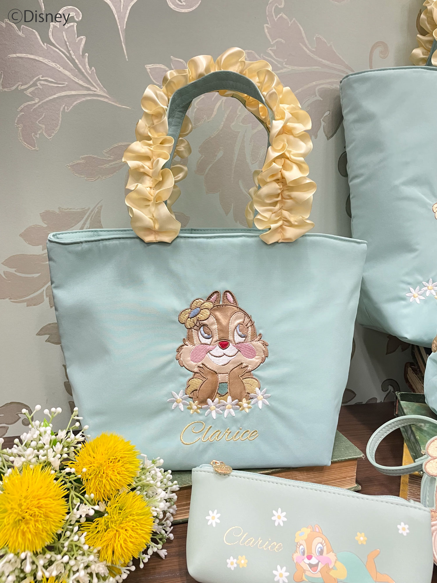 ウィンク姿の“クラリス”がバッグを彩るチャームポーチに！Maison de 