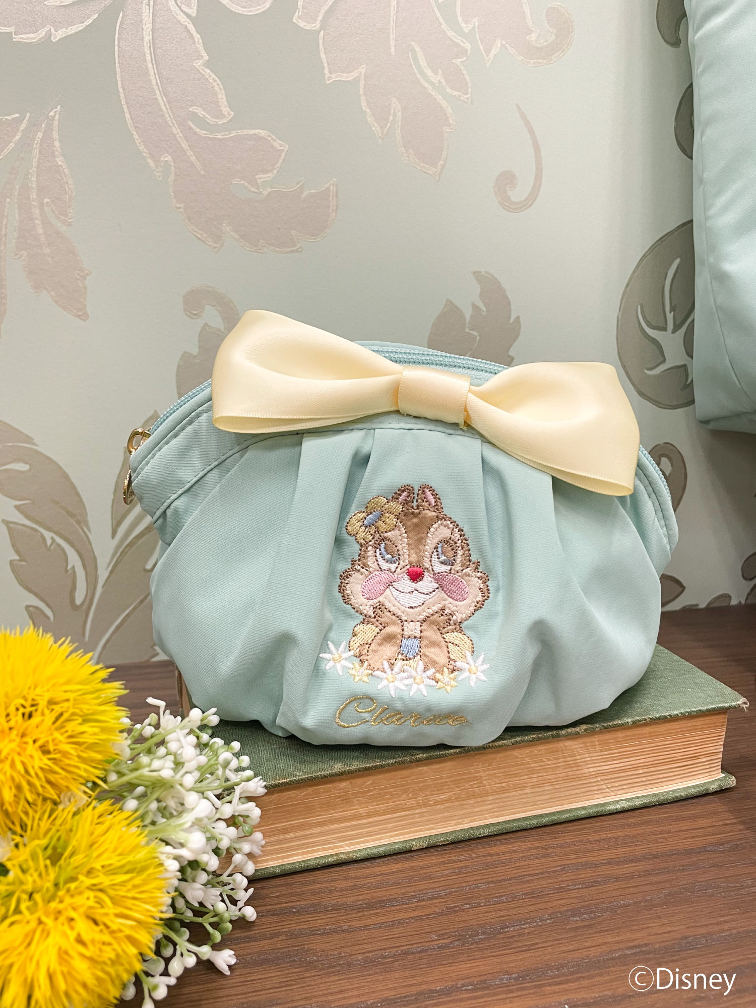 ウィンク姿の“クラリス”がバッグを彩るチャームポーチに！Maison de 