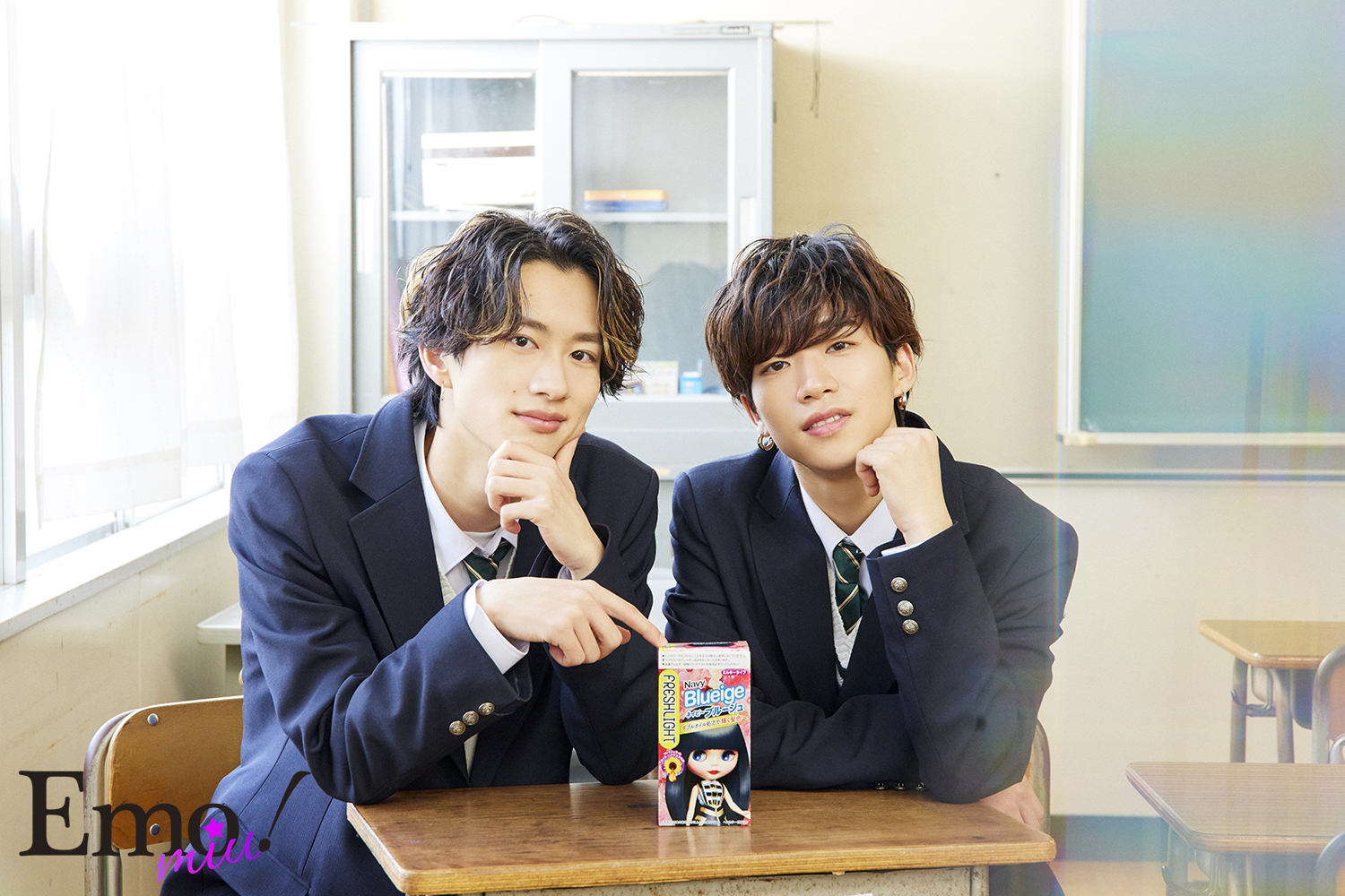 トレンドの愛されカラー 暗髪ネイビー で さりげなく垢抜け もーりーしゅーと出演 ヘアカラーブランド フレッシュライト Emo Miuスペシャルムービー公開 Emo Miu エモミュー