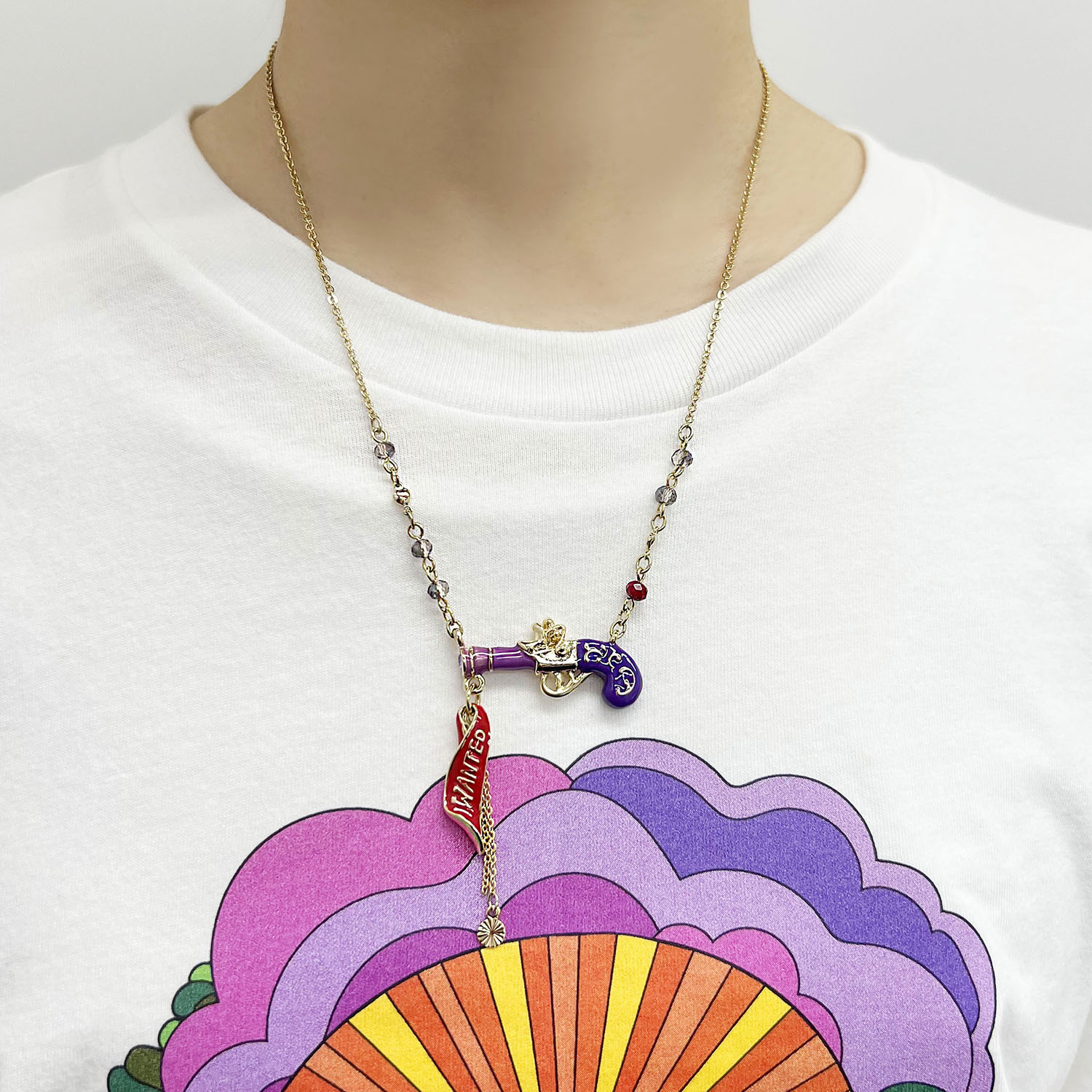 海賊船をイメージしたピアスや宝箱モチーフのネックレスなど！ANNA SUI 