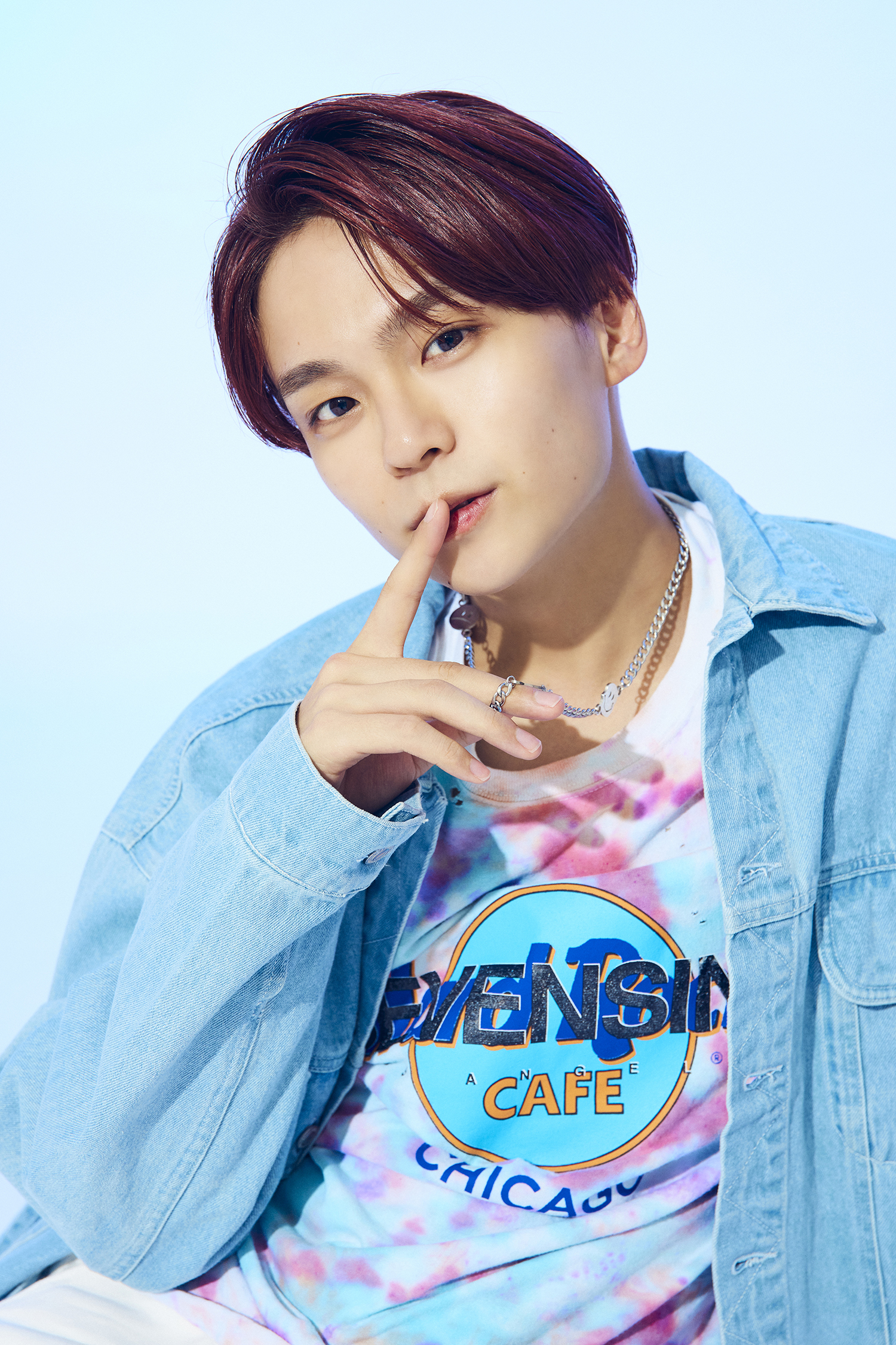 みんなで1つのヘッドホンを共有してレコーディング！全世界の人に聴い  