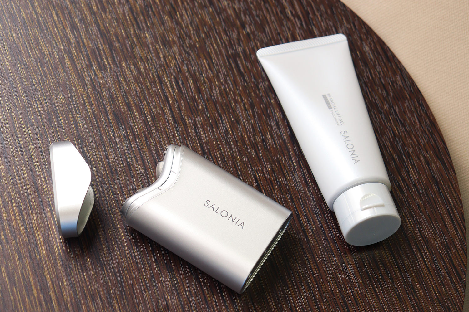 たった5分でグイっと引き上げリフトケア♪ SALONIA(サロニア)温感RF  