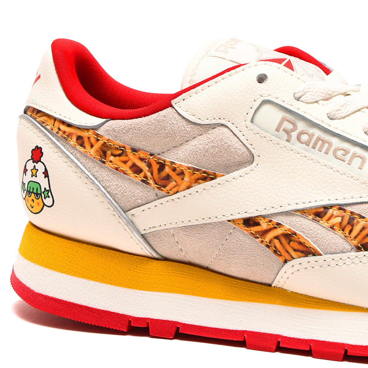 atmos(アトムス)からベビースターラーメンとReebok(リーボック 