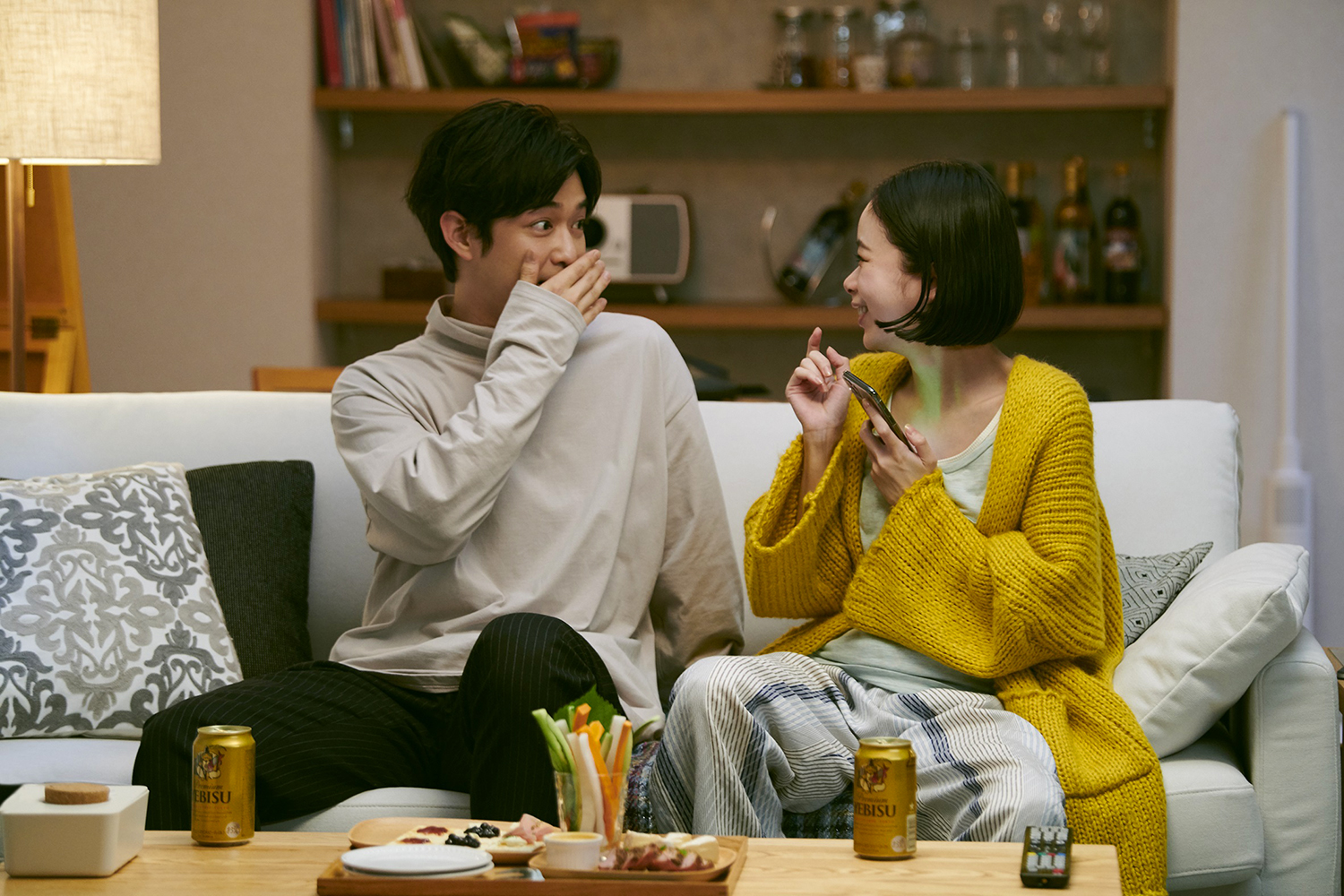 2人の関係は 友だち以上 恋人未満 映画 もっと超越した所へ 趣里 千葉雄大カップルの新場面写真解禁 Emo Miu エモミュー