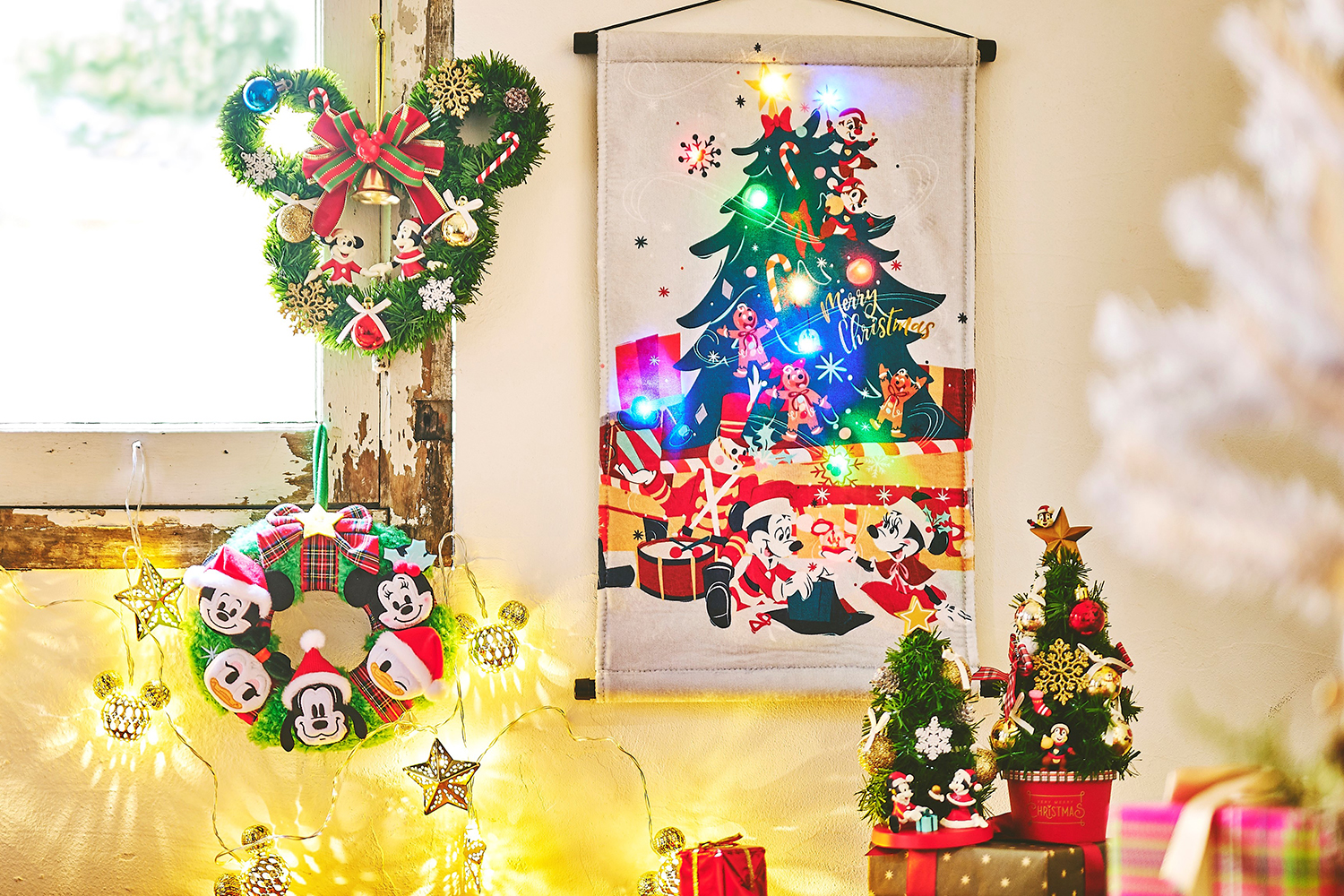 ディズニーストア 今年もクリスマスを盛り上げる素敵なアイテムが大集合 ディズニーフラッグシップ東京ではクリスマスツリー点灯式も Emo Miu エモミュー