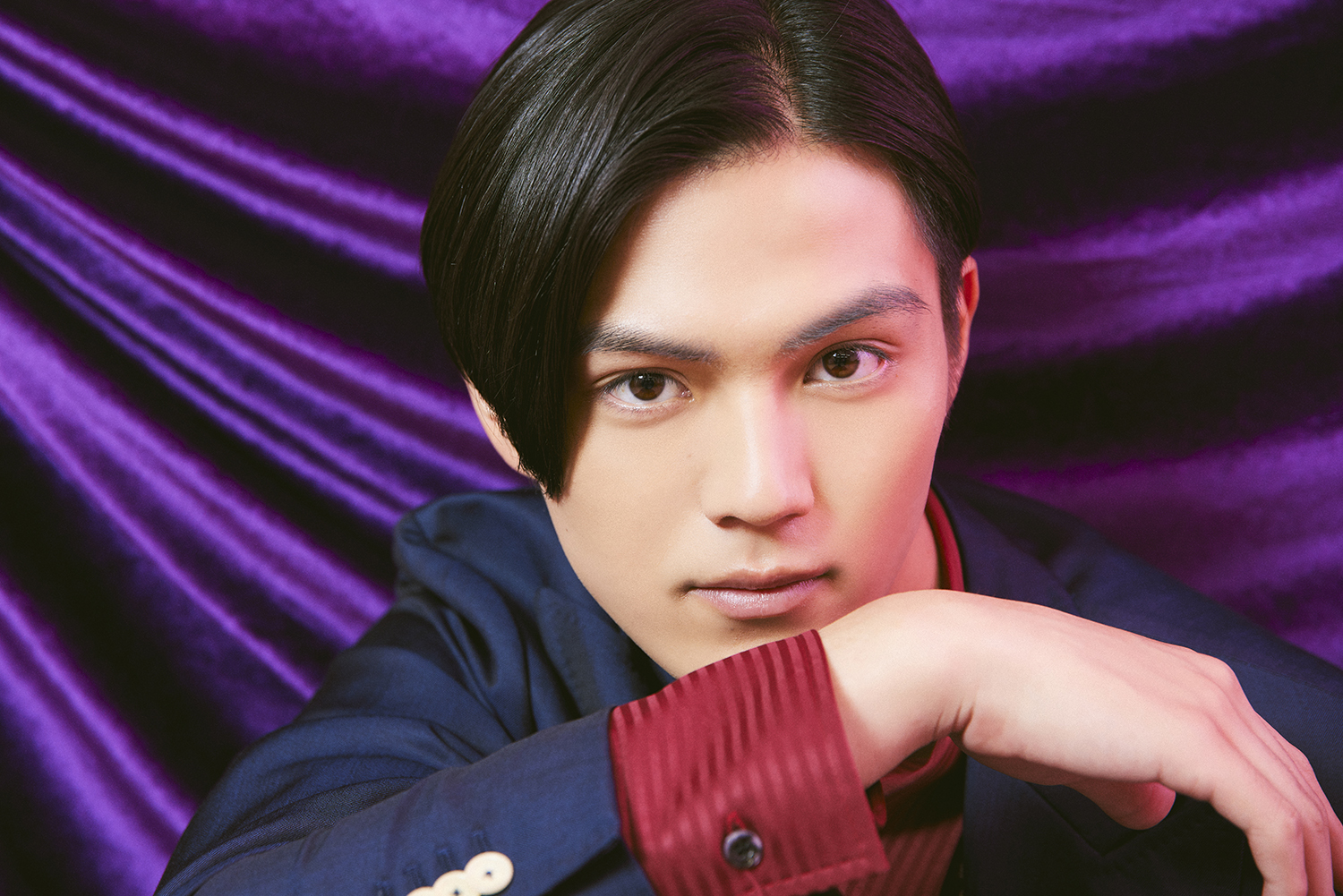 芸能界デビュー1年半で「仮面ライダーギーツ」主人公に大抜擢！長身 