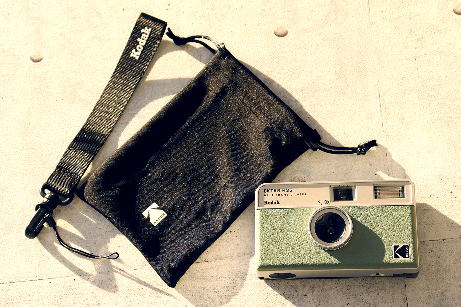 SALE／74%OFF】 ハーフフレーム フィルムカメラ コダック Kodak