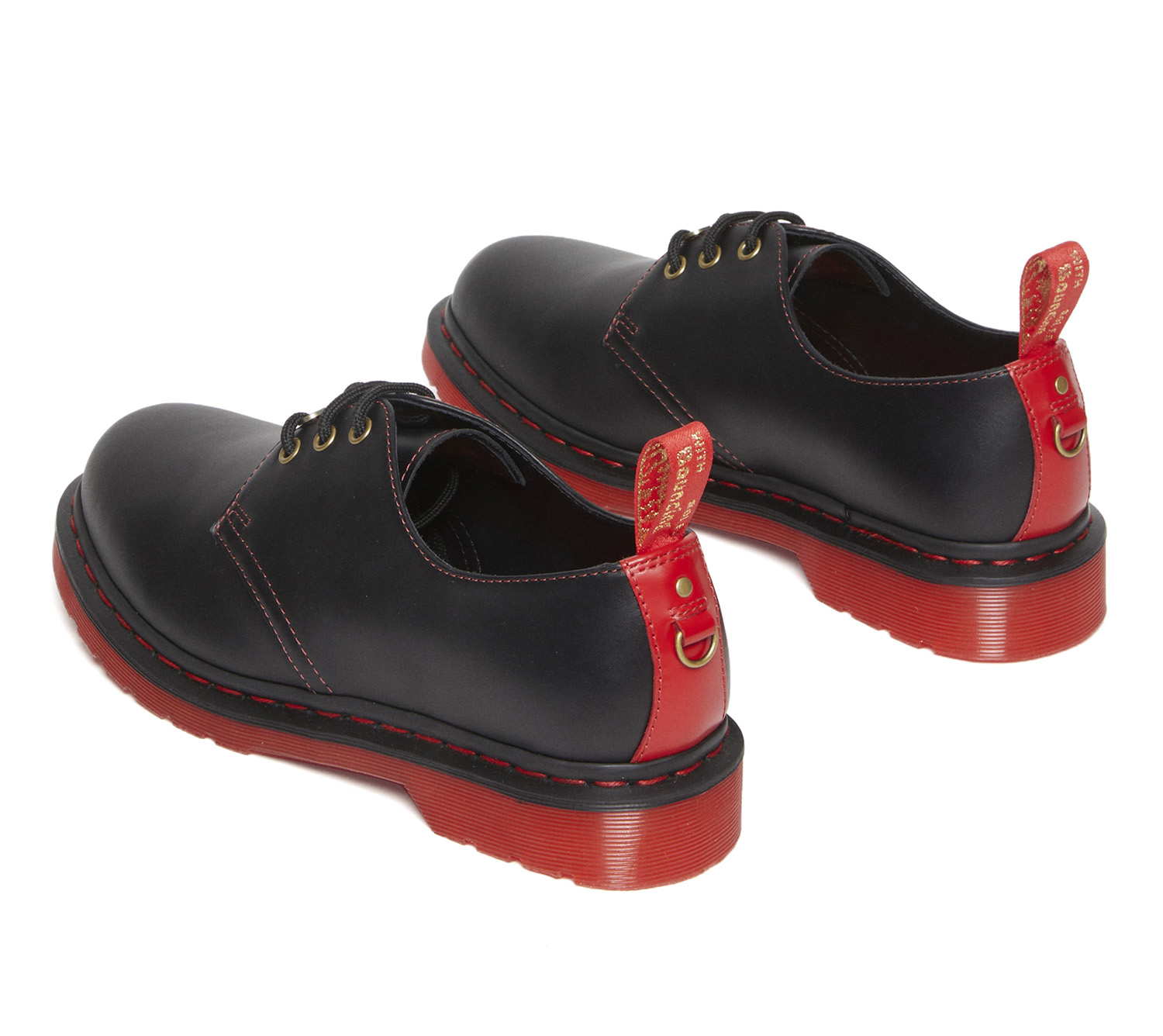 幸運を呼ぶレッドとゴールドで統一！DR. MARTENS(ドクターマーチン 