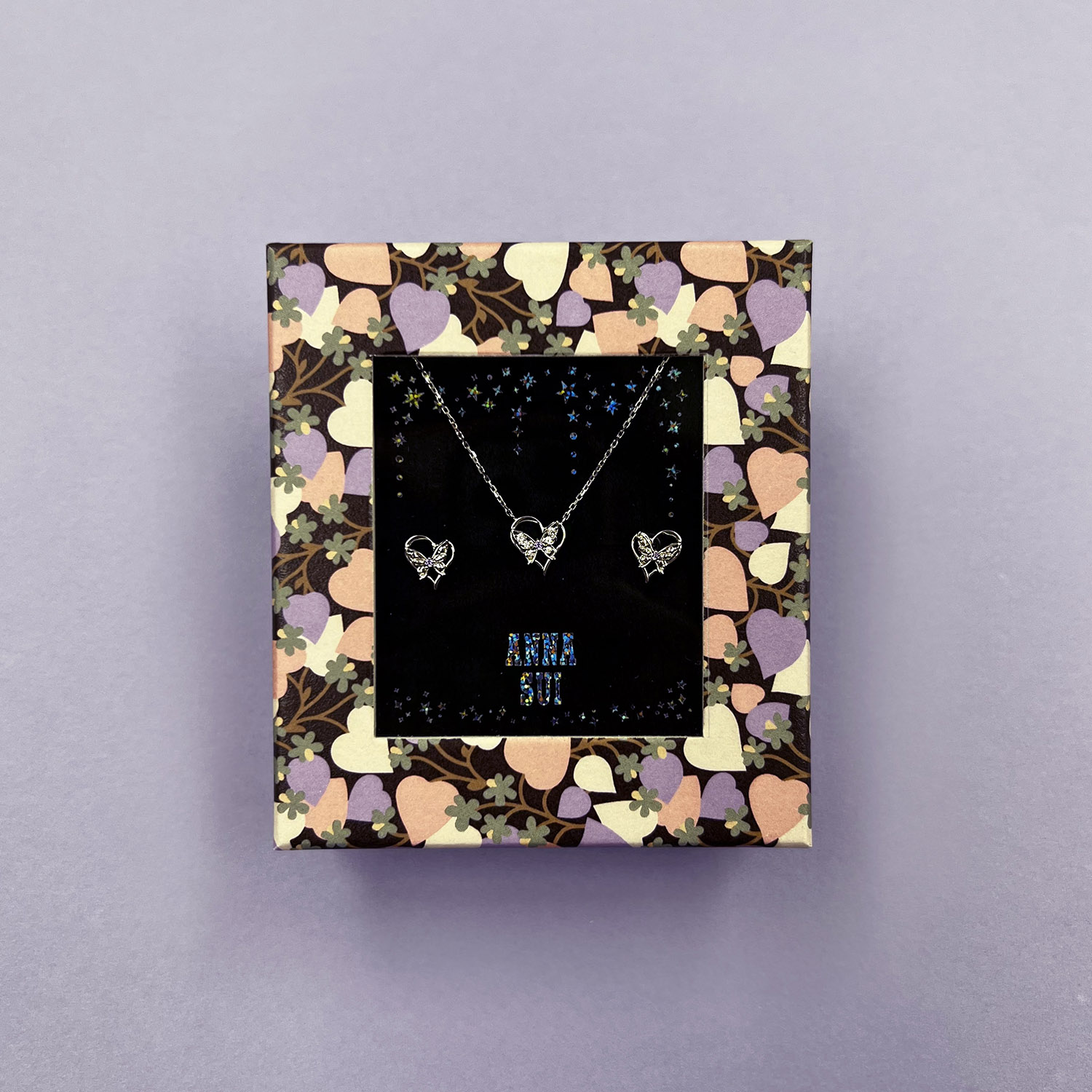 ANNA SUI(アナ スイ)、幸運を運ぶ“蝶”をモチーフにした新作 