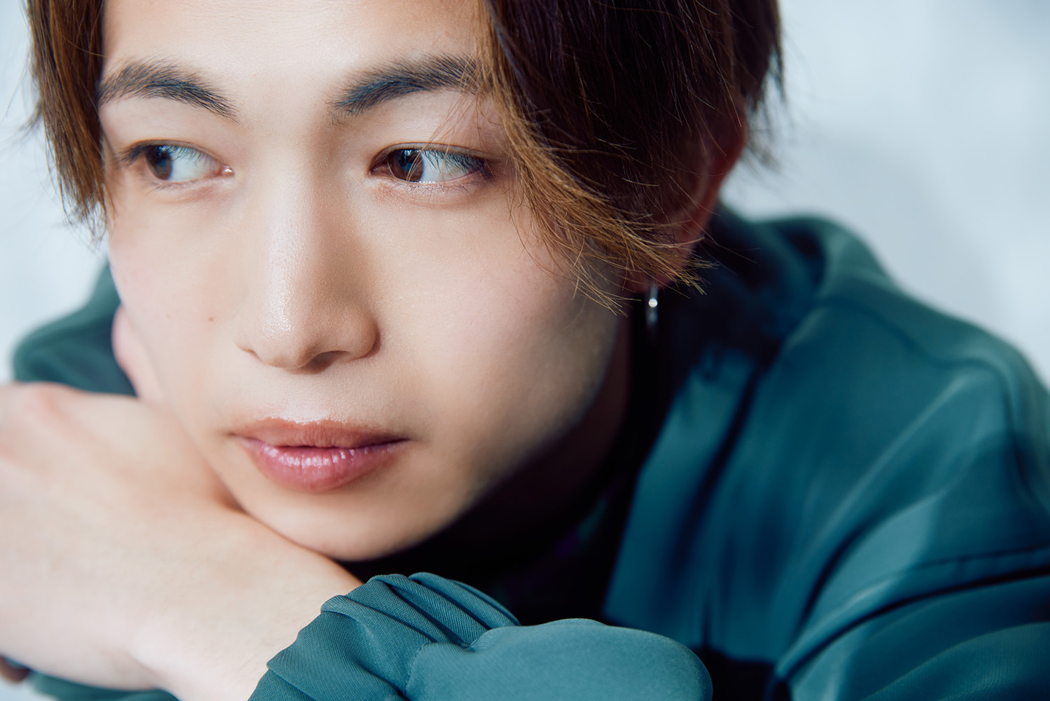 綱啓永インタビュー】好きな異性のファッションは、ダボダボのパーカー 