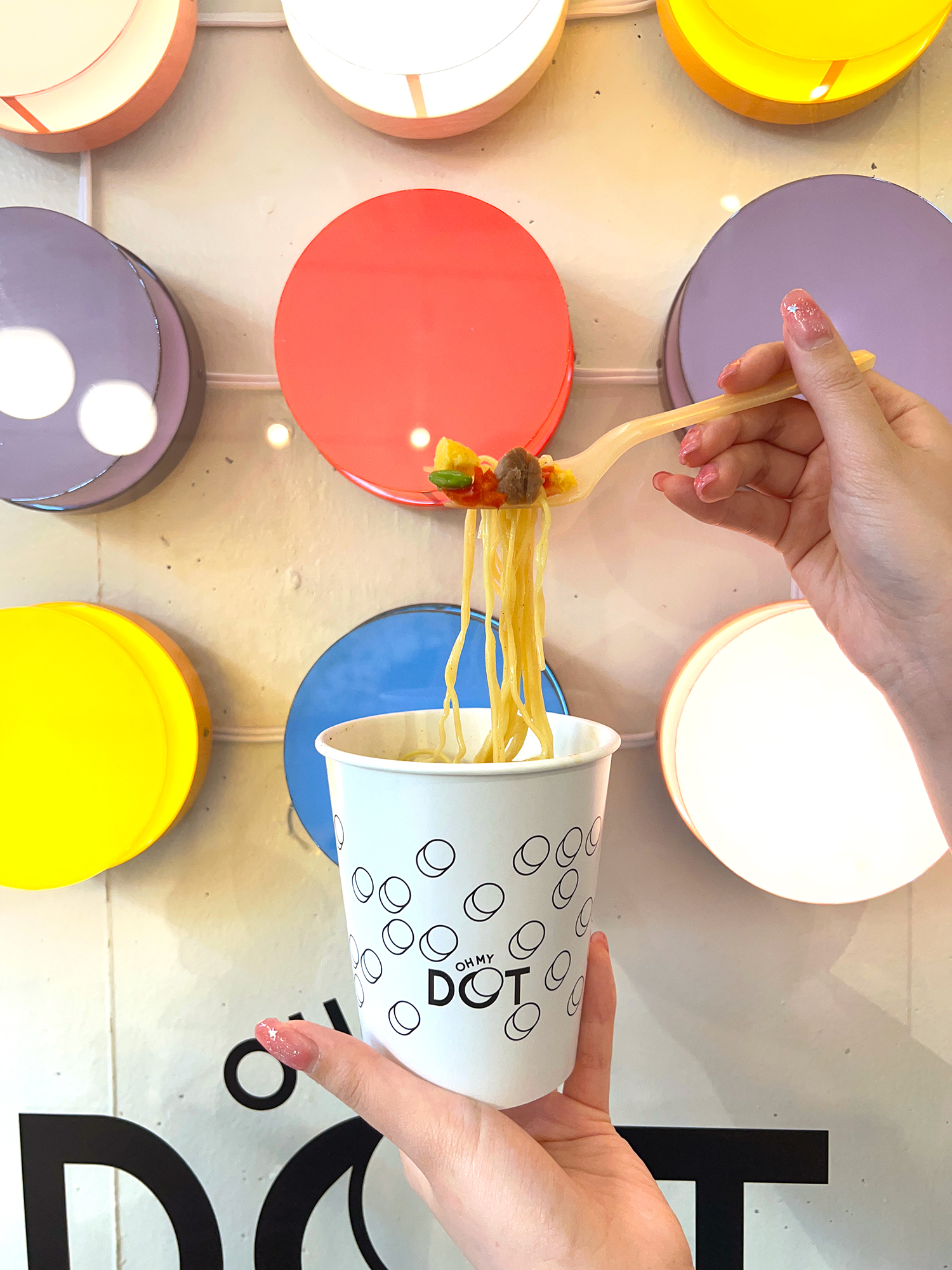 新感覚のスープヌードル専門店「oh my DOT」東京・渋谷 スペイン坂にNEWオープン！10種類の“スープDOT”と3種類の麺で自分だけの1杯をカスタマイズ♪ | Emo!miu｜エモミュー スープポット キャセロールパン マイマイストーン スープポット ガス炊飯器 スチーマー シチューポット とろみシチューポット ヌード