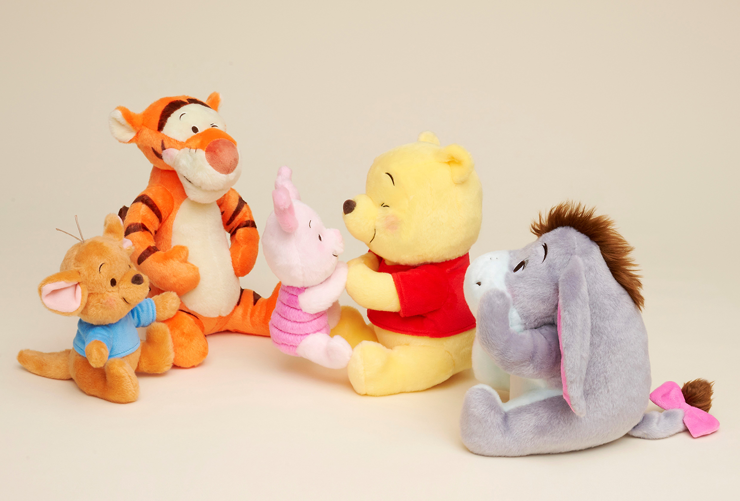 8月3日は「はちみつの日」ディズニーストアに“ミツバチ”モチーフのプー  