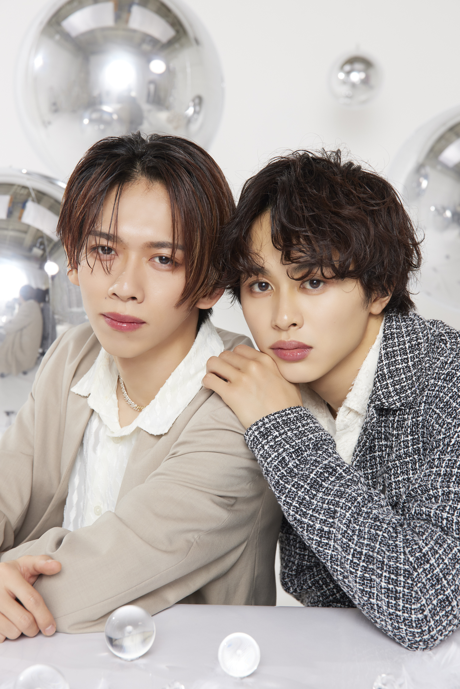 超特急 リョウガ 座る B9 ペンライト
