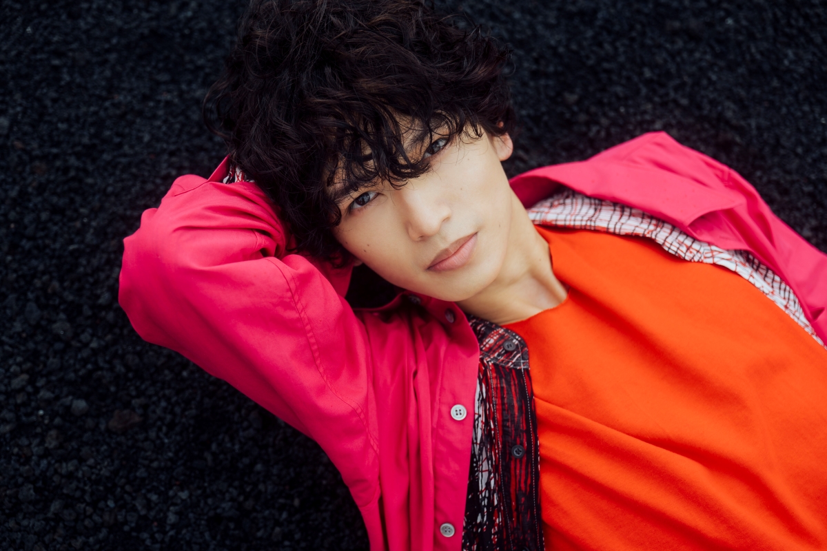 鈴木曉(WATWING)、初写真集のタイトルが決定！特別版の表紙カットも 