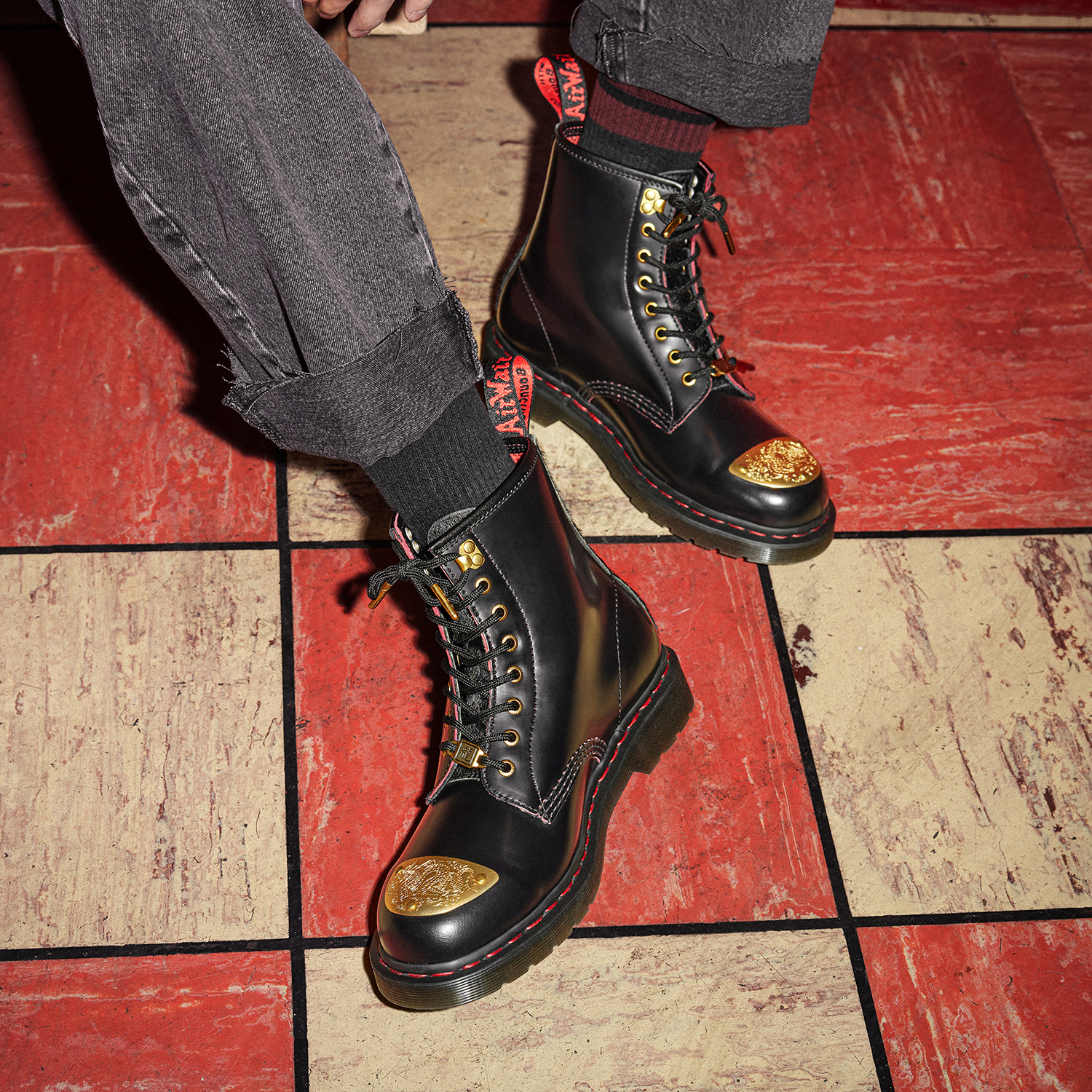 DR. MARTENS(ドクターマーチン)2024年「辰年」を記念した限定 