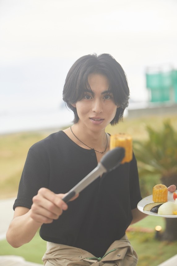 なかなか見せる事ができない素の表情が沢山見られると思います  