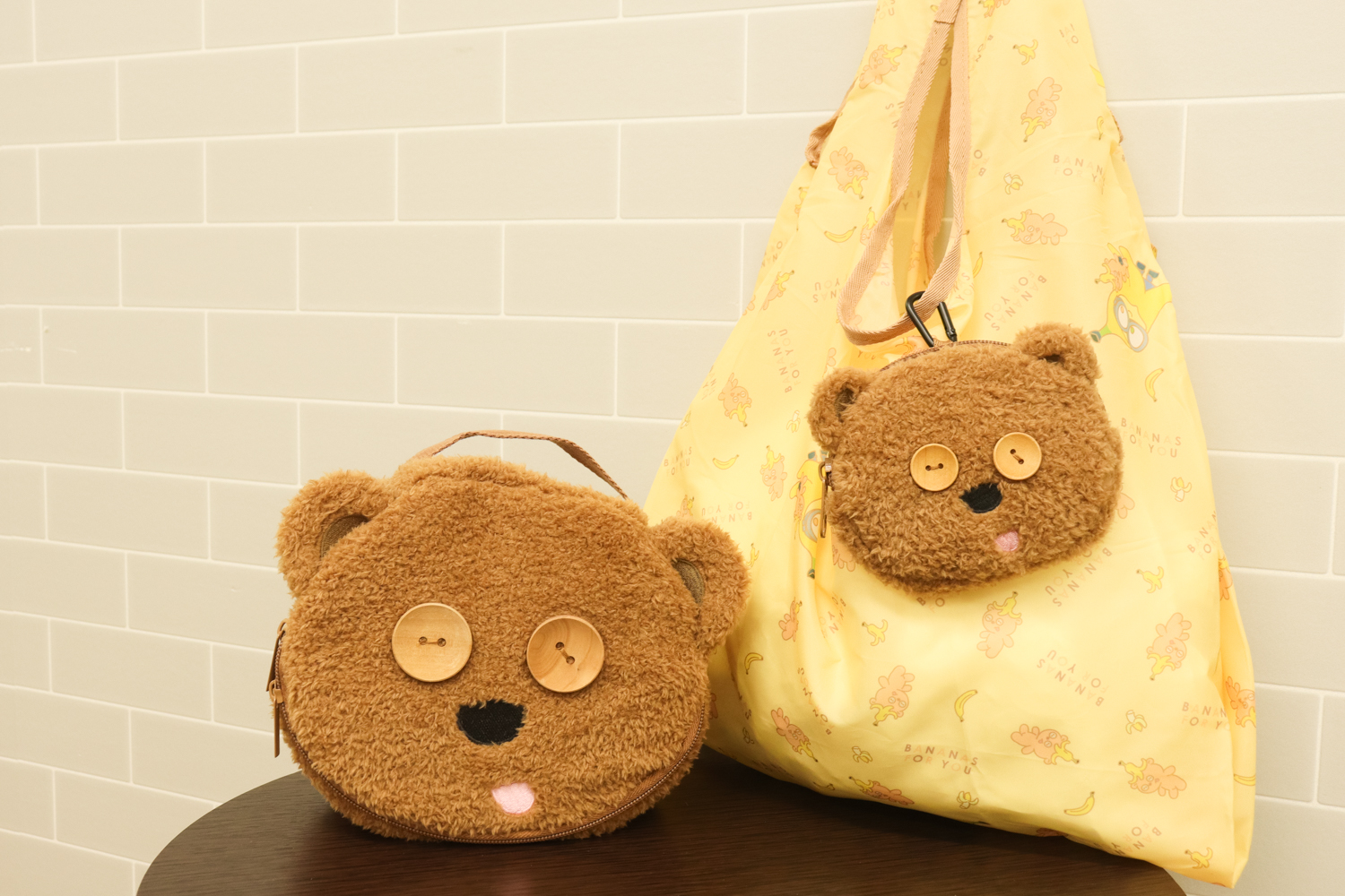 ミニオンのティムが、ふわふわのぬいぐるみポーチ＆エコバッグに 