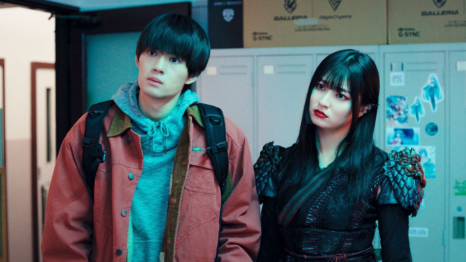 Prime Video Emjo 佐野勇斗のオフショット写真&映像を同時公開!Amazon Originalドラマ「僕の愛しい妖怪ガールフレンド」 | Emo!miu|エモミュー
