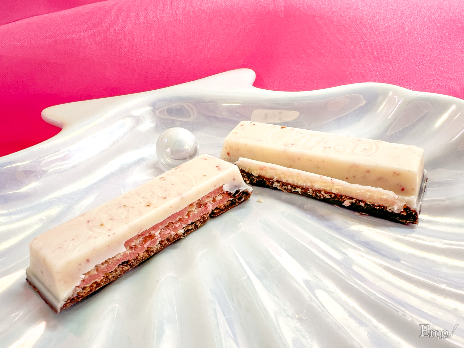 Emoグルメ部＞ キットカット×サーティワン「キットカット ラブポーションサーティワン味」ラズベリーのフルーティーな甘酸っぱさがアクセントに♪ |  Emo!miu｜エモミュー