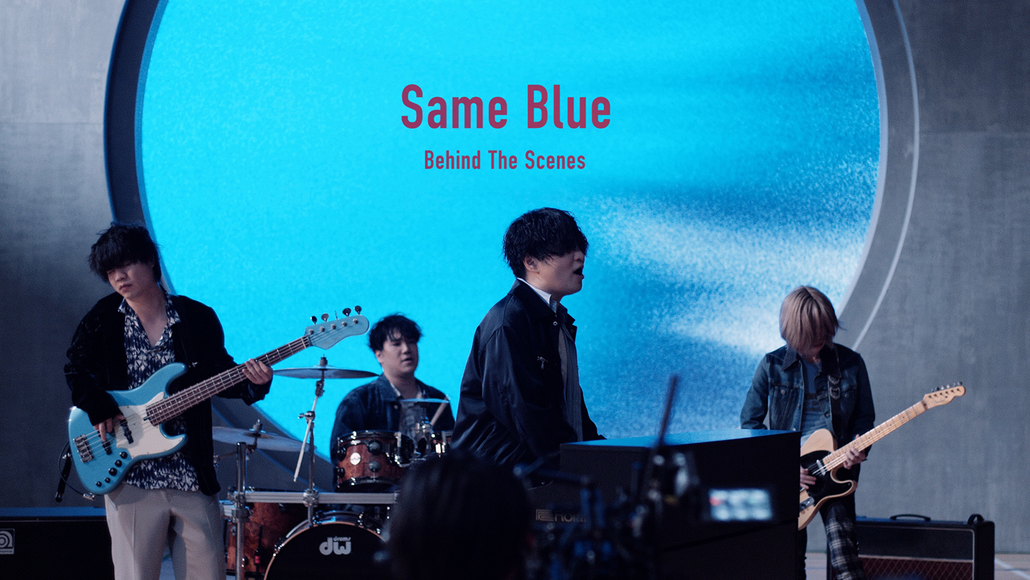Official髭男dism、TVアニメ『アオのハコ』OP主題歌「Same Blue」MVの 