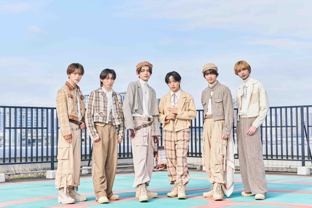 Lienel(リエネル)「旅」をテーマにした新ビジュアル解禁 | Emo!miu｜エモミュー