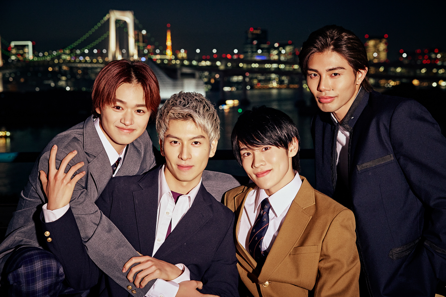 波留 長谷川慎×大久保波留×武知海青×大倉空人インタビュー】アツい青春物語＆美しい筋肉に注目！「2024年は、一度もラーメンを食べていないんじゃないかな」4人が食事制限後に食べたいご褒美ごはんとは。＜ドラマイズム『レッドブルー』＞  | Emo!miu｜エモミュー