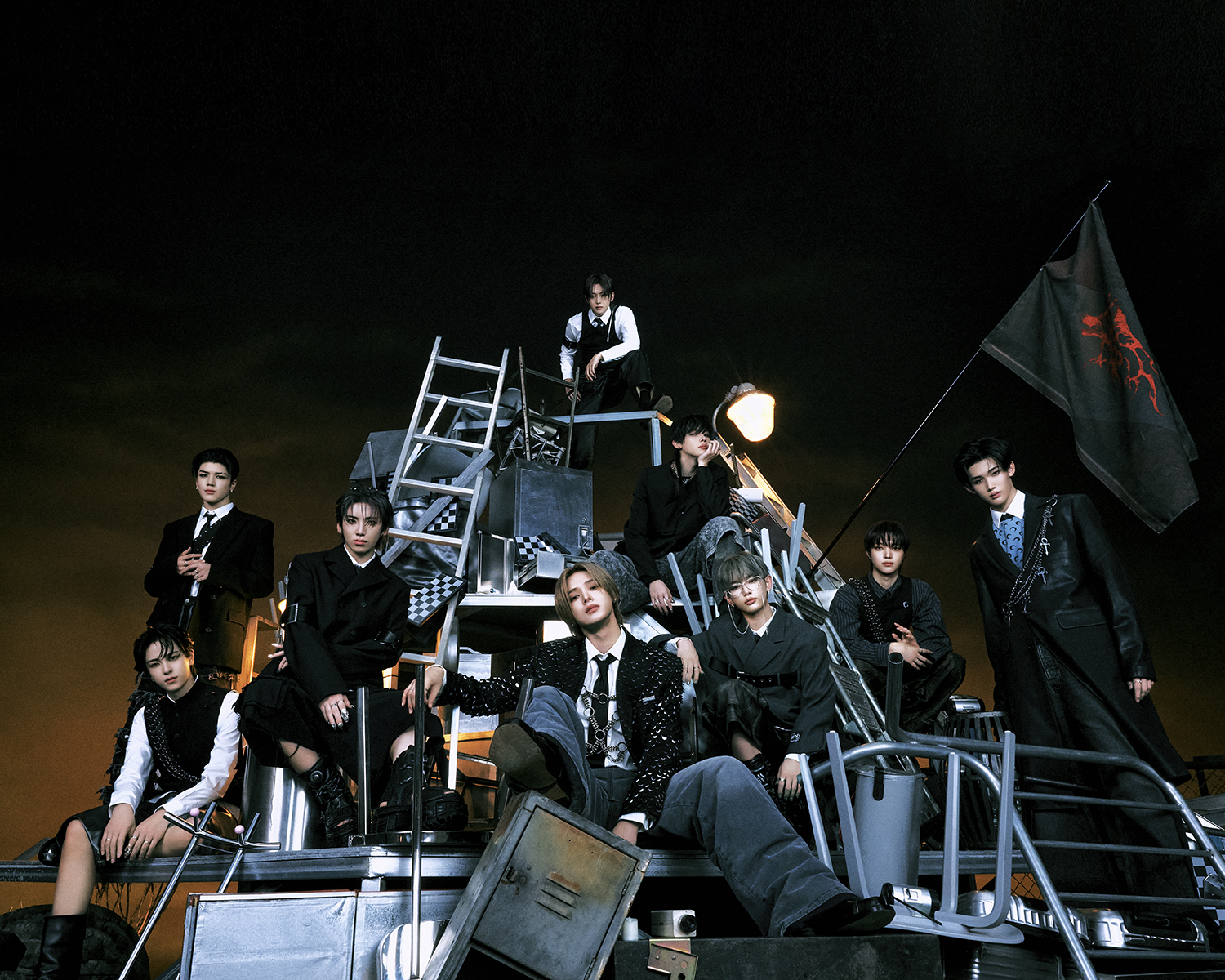 &TEAM 3rd SINGLE「Go in Blind (月狼)」Concept PhotoとArtist Photo 