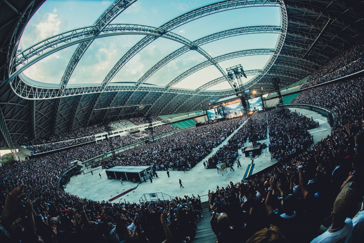 ONE OK ROCK、2日間で約8万人が熱狂！クラサスドーム大分から『DETOX 
