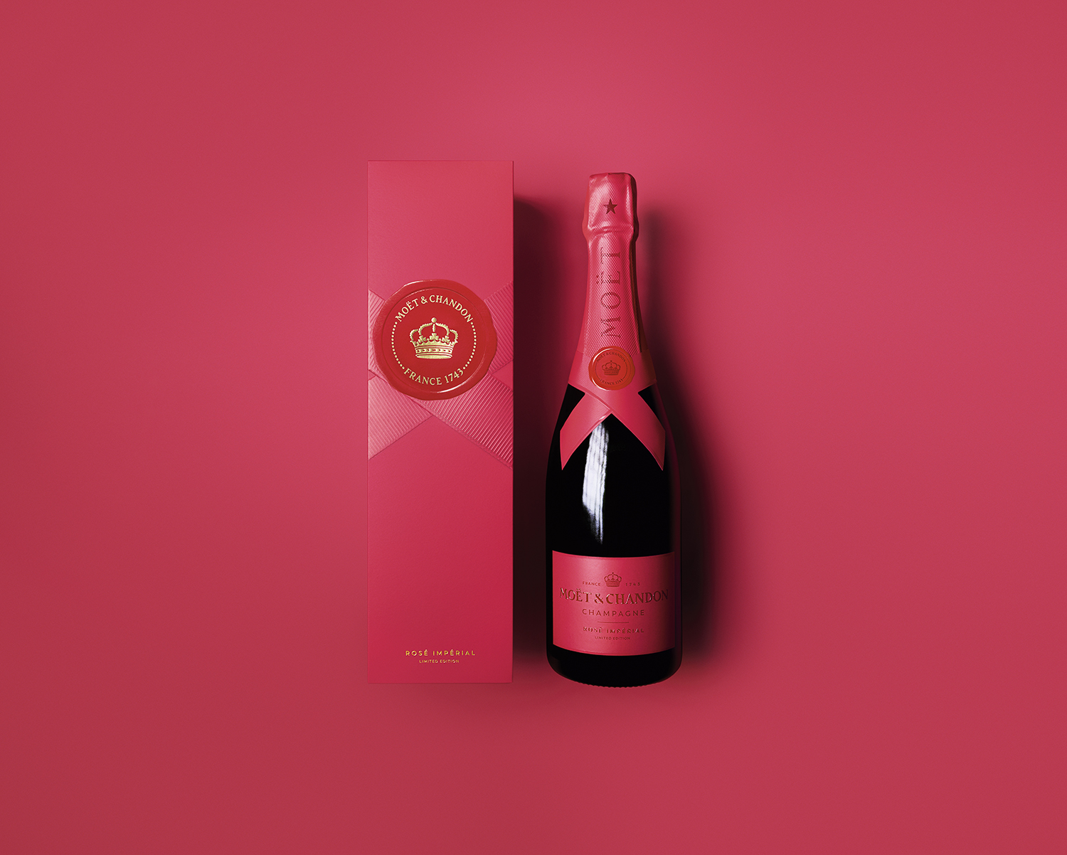 山下智久が「赤」に染まったモエ・エ・シャンドン ホリデーシーズン