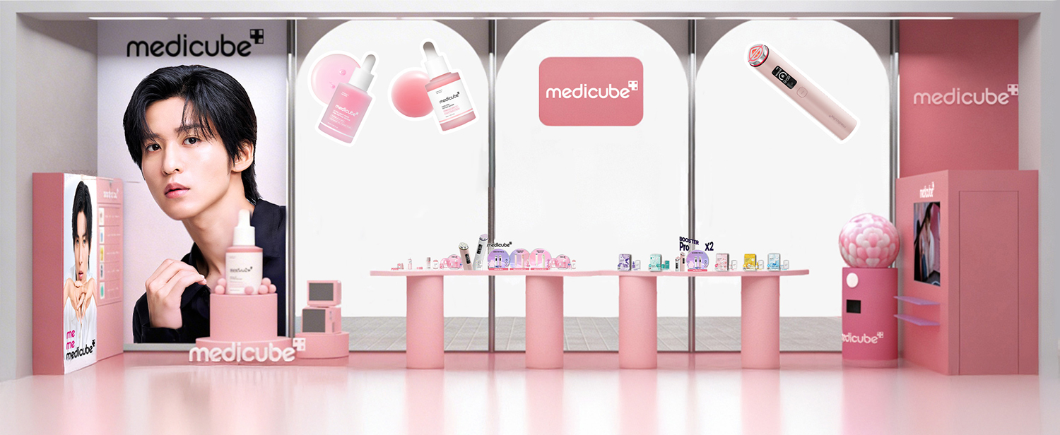目黒蓮(Snow Man)のビッグポスターも!? medicube(メディキューブ)新 